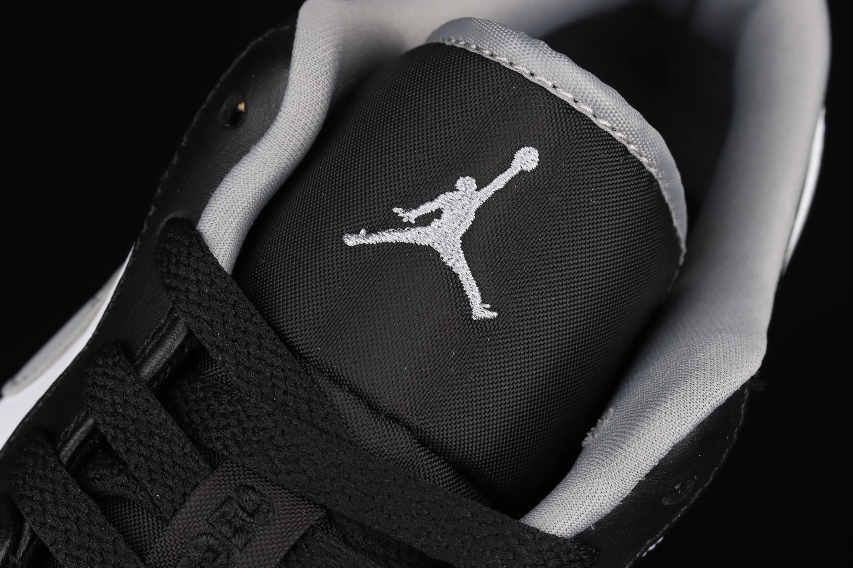 All categories Air Jordan Jordan series basketball shoes Air Jordan 1 Low G version pure original Air Jordan 1 Low AJ1 Joe 1 black and white gray low-top cultural leisure sports sneakers 553558-040